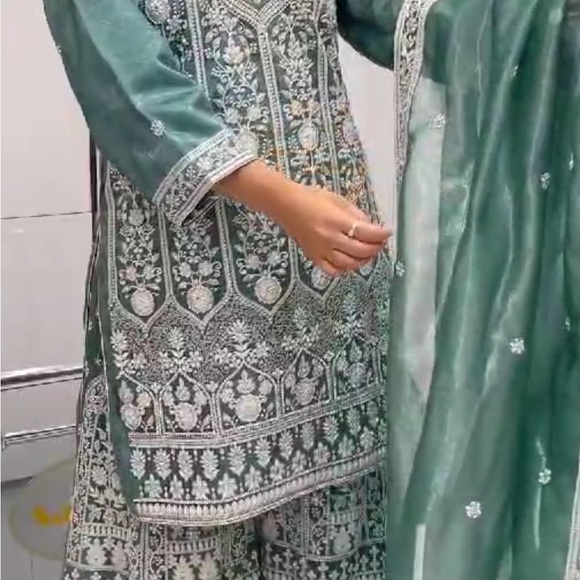 Pakistani sharara suit Punjabi suit size available S M L XL XXL - Picture 4 of 4